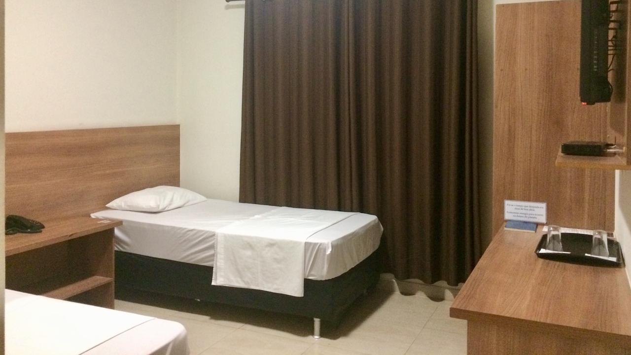 Cast Comfort Hotel Paranaiba Екстер'єр фото